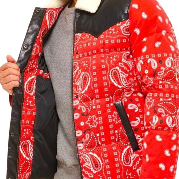 Levi’s Men’s Red Bandana Print Sherpa Collar Jacket Western Puffer Style M, NEW - Picture 2 of 5